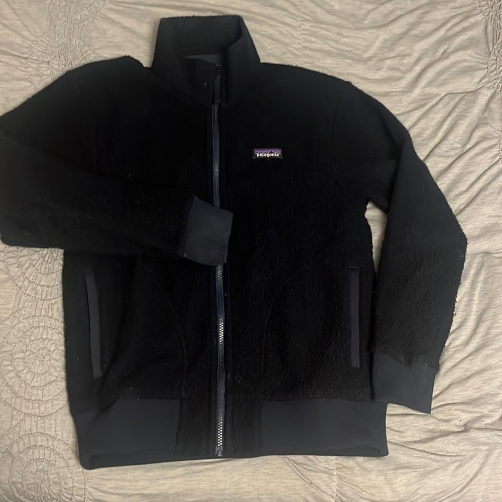 Patagonia “worn wear” mens Small fleece.